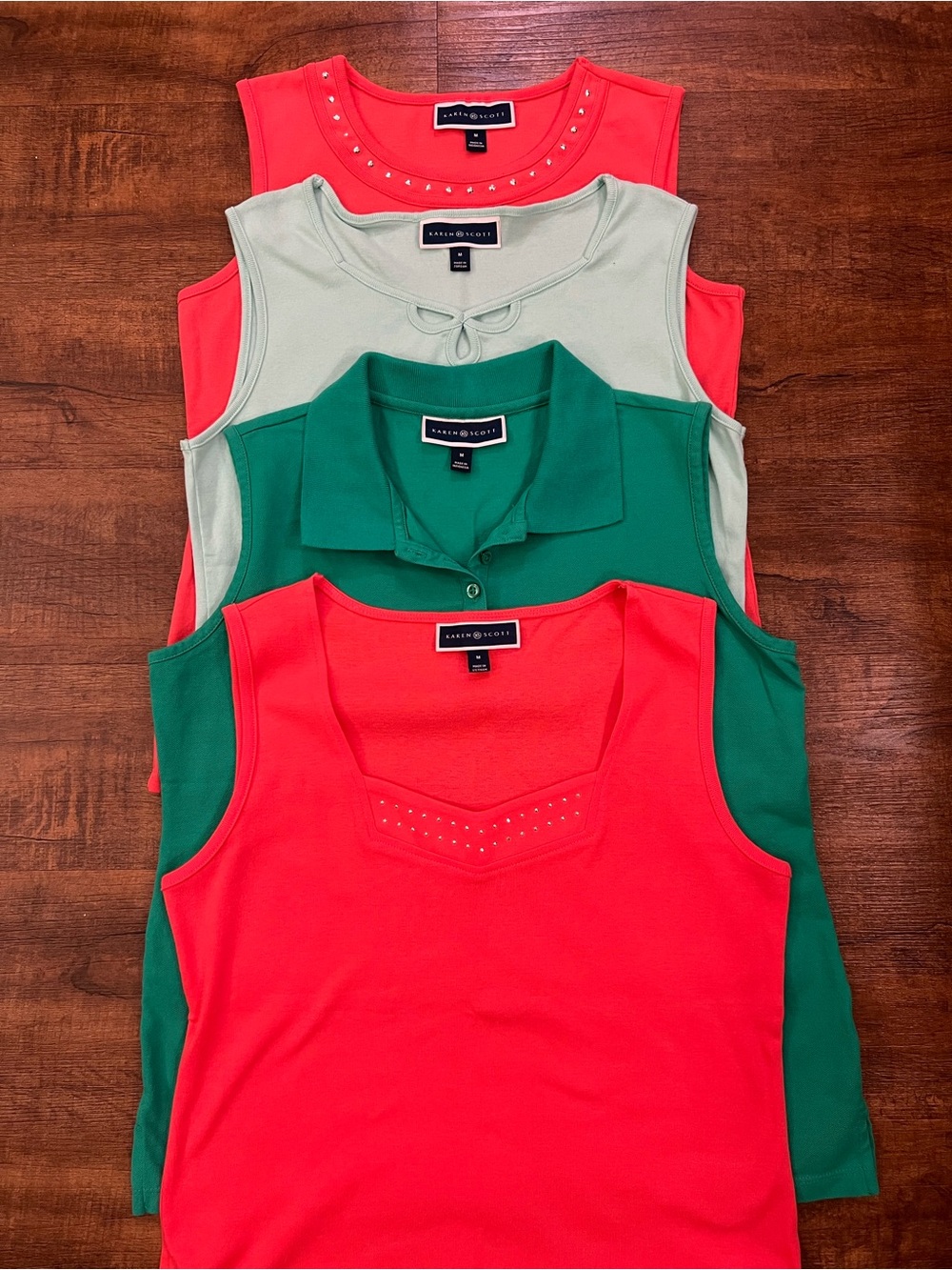 WOMEN’S 4 SLEEVELESS TANK TOPS BUNDLE – Karen Scott (Medium, Like New)